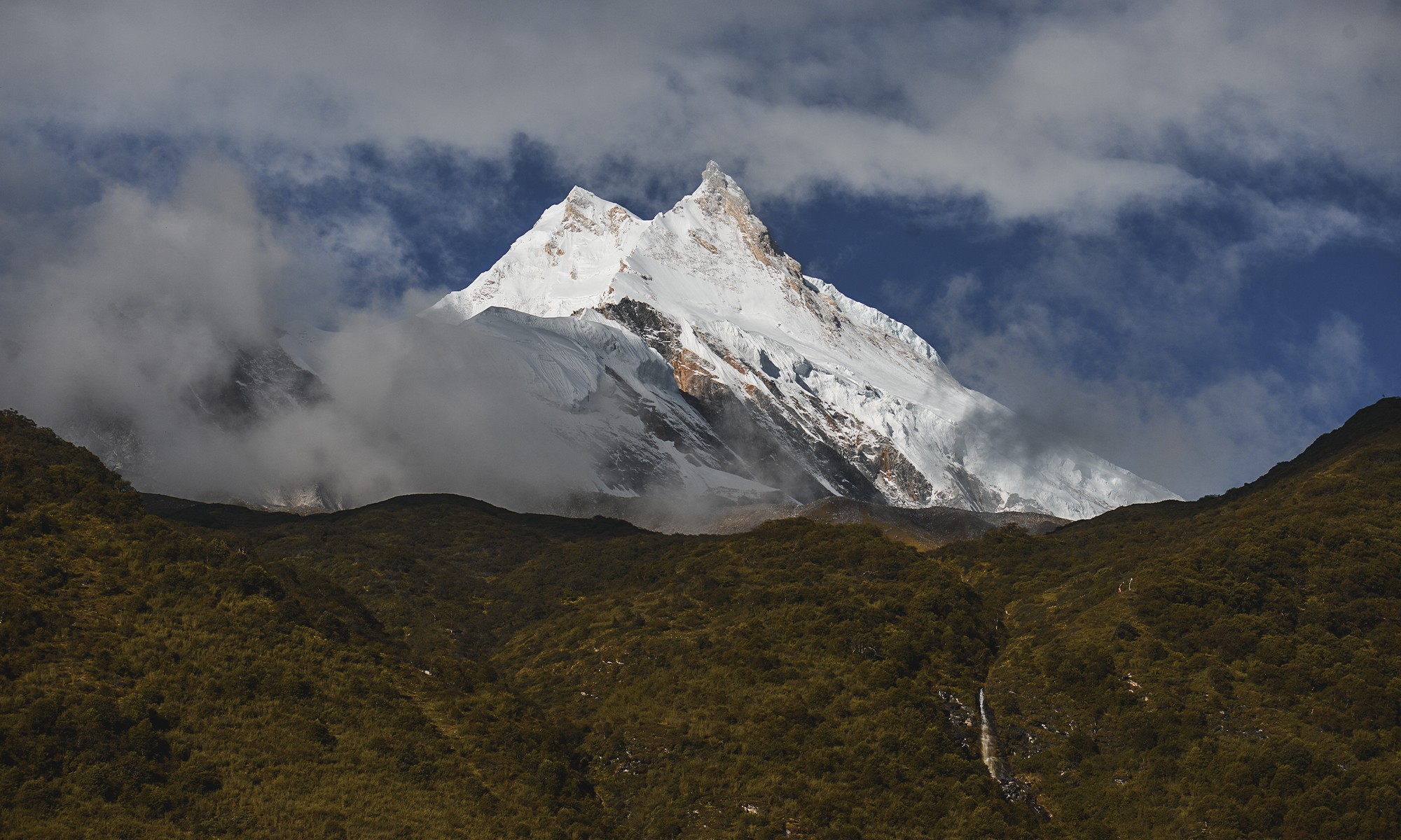 MANASLU BASE CAMP TREK