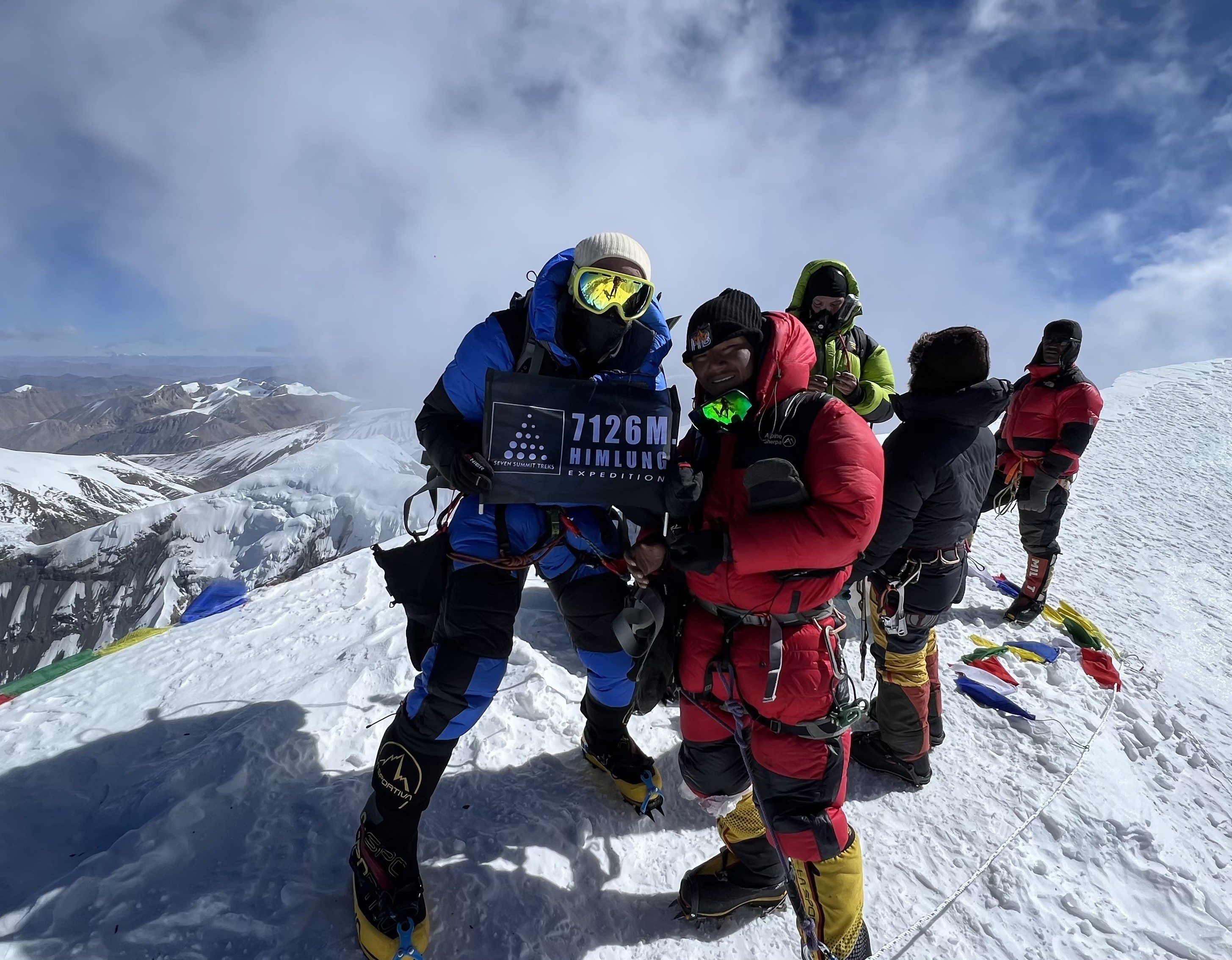 HIMLUNG HIMAL EXPEDITION (7126M)